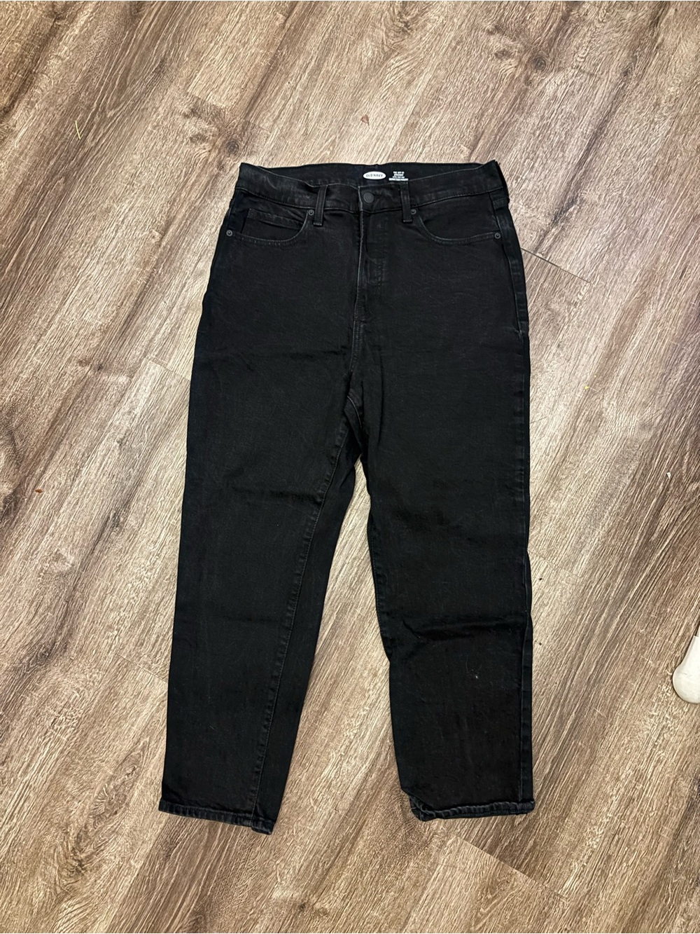 Old Navy Women’s Slim Straight Black Jeans